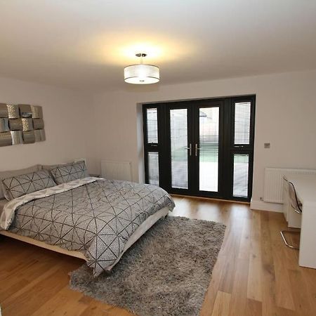Lovely One Bed Apartment-Near All Transport-Village-Freeparking London Kültér fotó