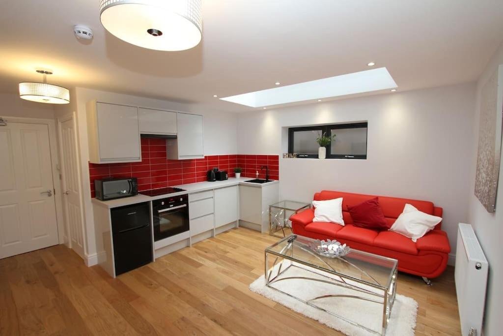 Lovely One Bed Apartment-Near All Transport-Village-Freeparking London Kültér fotó