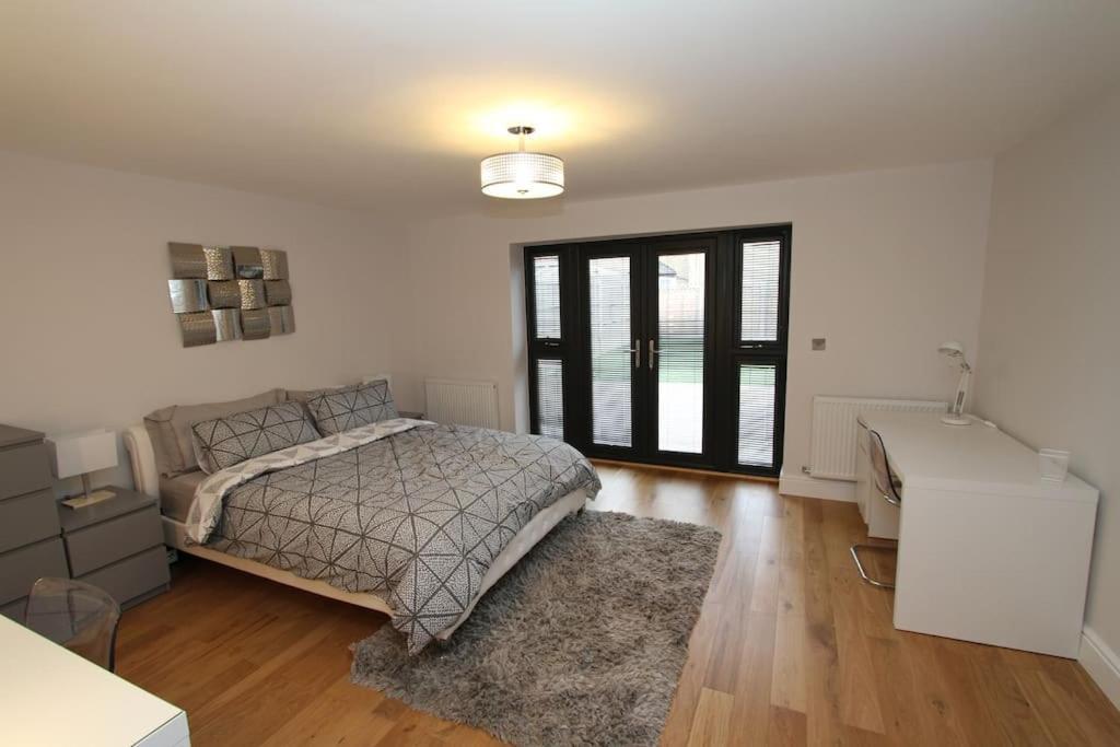 Lovely One Bed Apartment-Near All Transport-Village-Freeparking London Kültér fotó