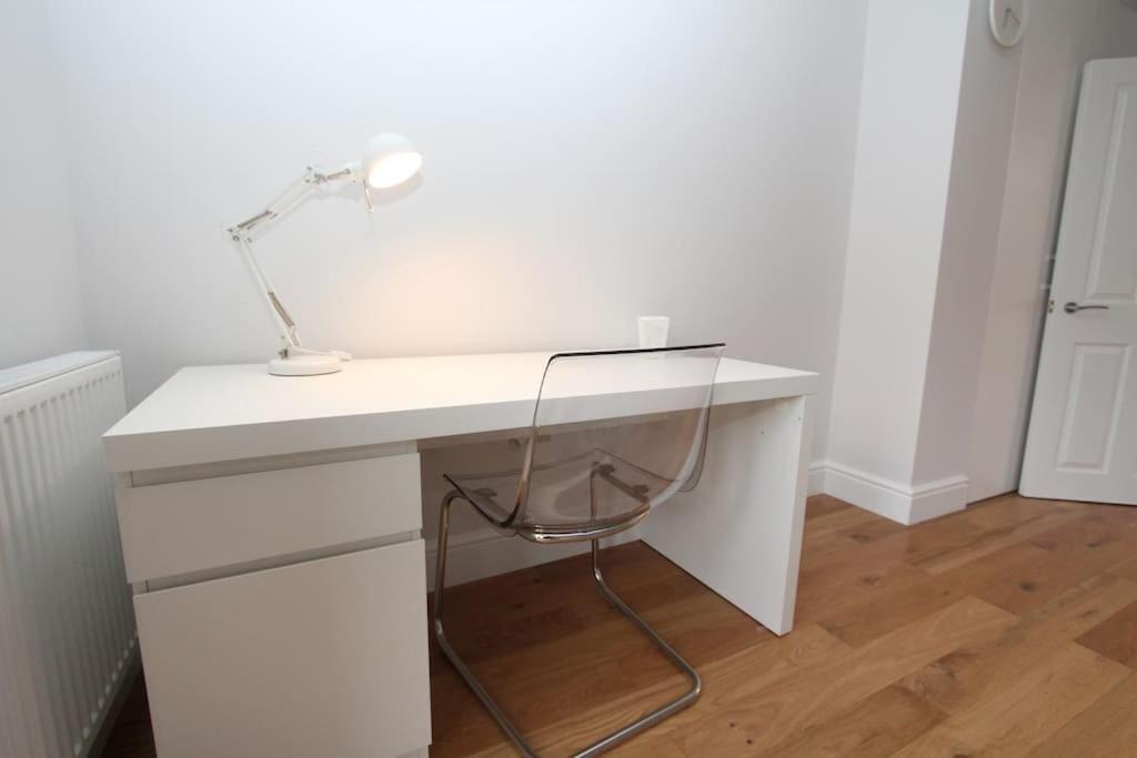Lovely One Bed Apartment-Near All Transport-Village-Freeparking London Kültér fotó