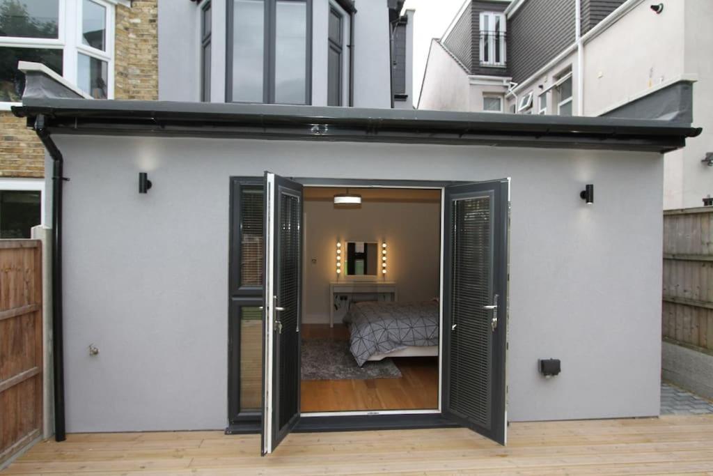 Lovely One Bed Apartment-Near All Transport-Village-Freeparking London Kültér fotó